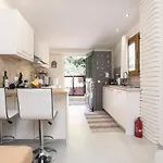 Appartement βeιιa With Private Garden Near *
