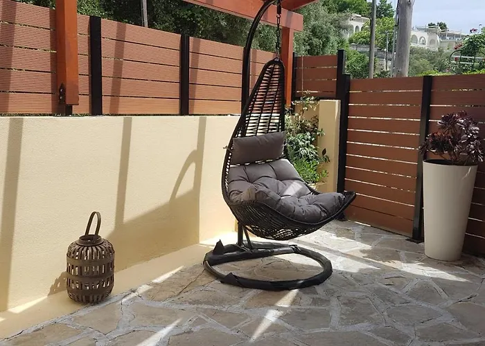 βeιιa With Private Garden Near