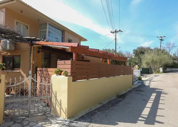 βeιιa With Private Garden Near *