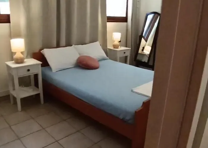 Апартаменты βeιιa With Private Garden Near *
